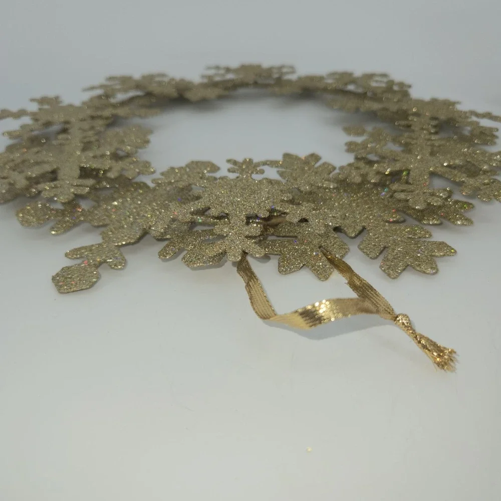 Avon Glitter and Gold 3D Holiday Wreath 14in Snowflake Christmas Decor 2010 Box